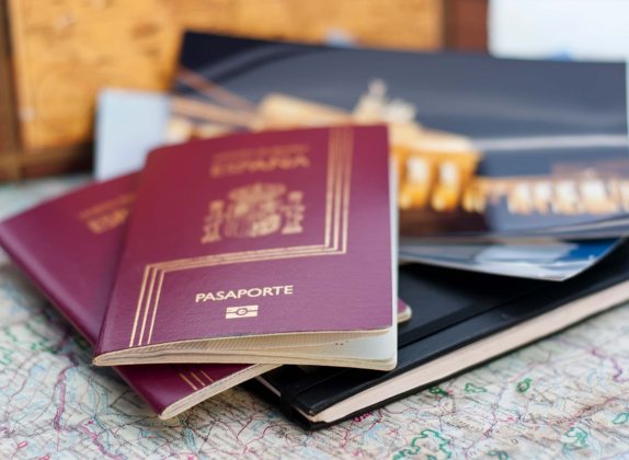 tarjeta de débito con pasaporte
